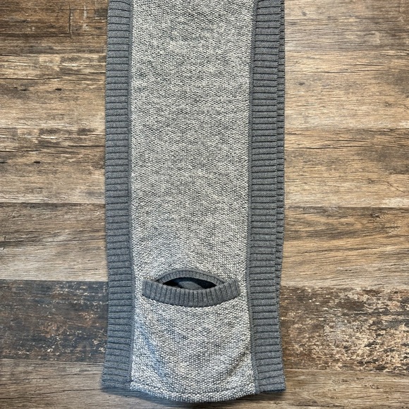Lululemon Gray Knit Scarf with Pockets - Picture 2 of 4